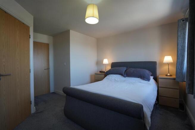 4 bed Town House for sale Image 8