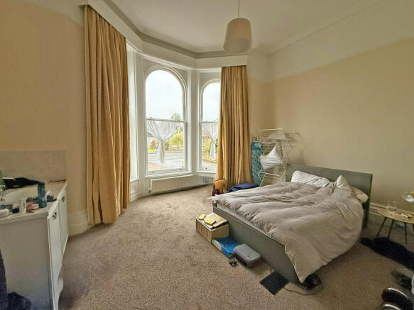 3 bed Apartment for sale Image 7