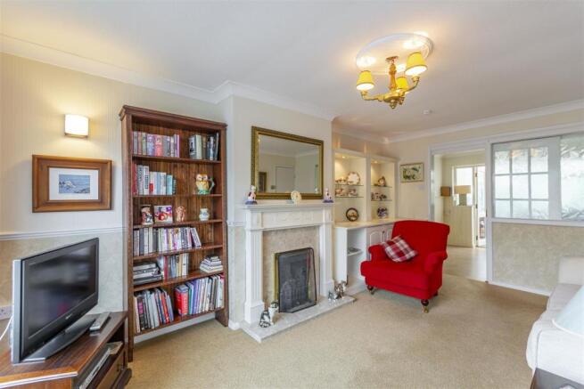 Lounge/Sitting Room