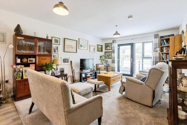 2 bed Flat for sale Image 7