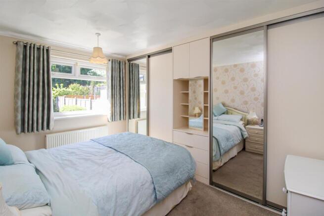 2 bed Detached for sale Image 7