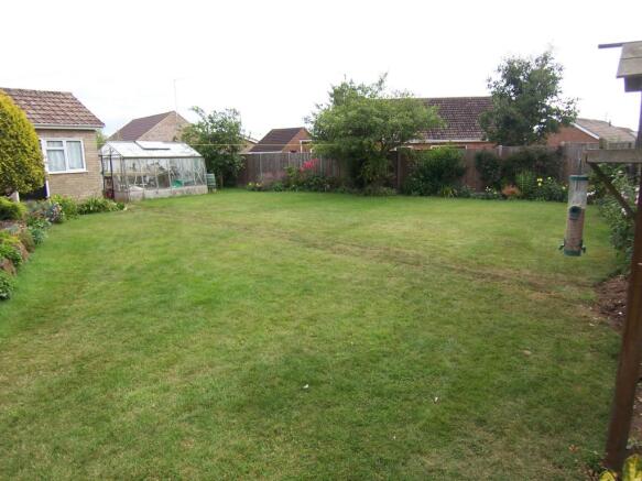 REAR GARDEN 2