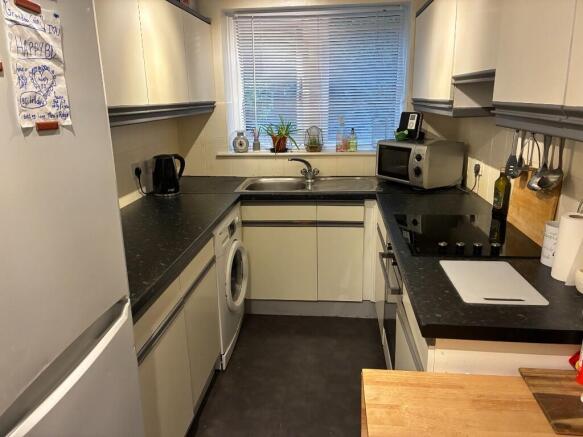 1 bed Ground Flat for sale Image 5