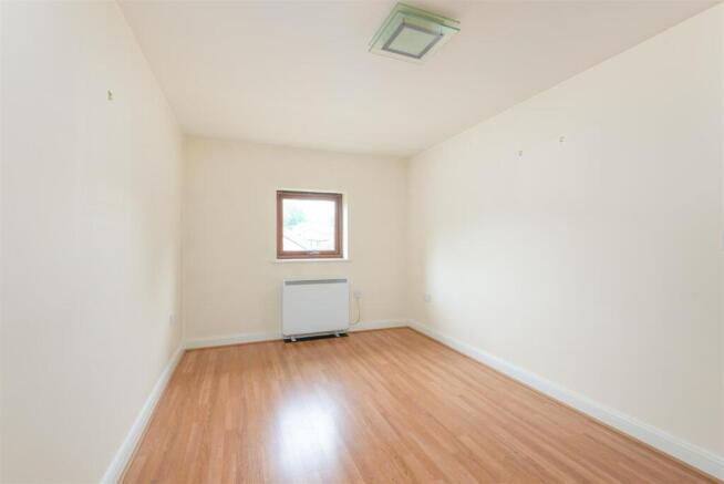2 bed Apartment to rent Image 7