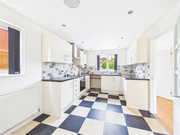 Mayfair Close, Malvern, Worcestershire, WR14 photo 4