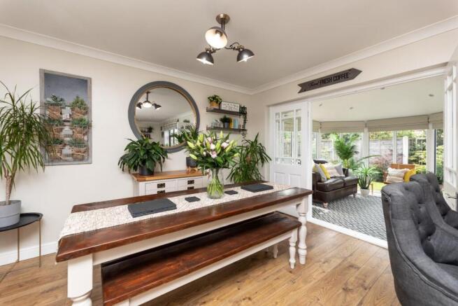 4 bed Detached for sale Image 6