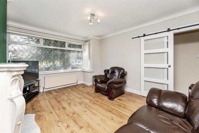 5 bed Detached Bungalow for sale Image 8