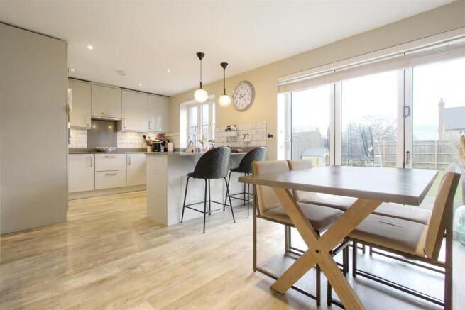 Kitchen Dining.jpg