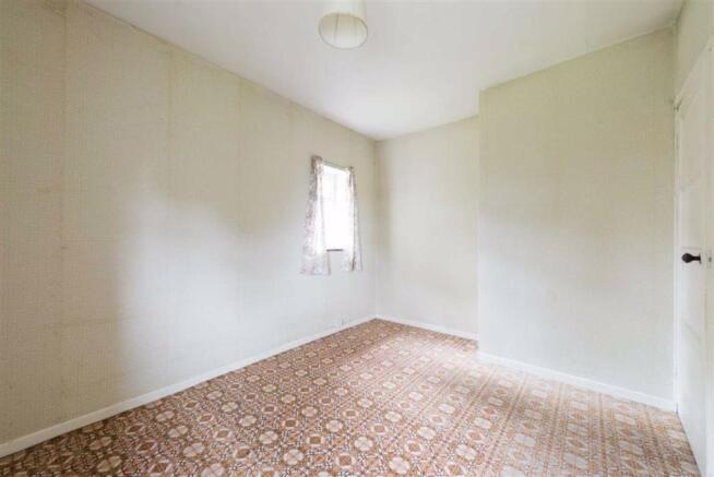 BEDROOM (front/side)