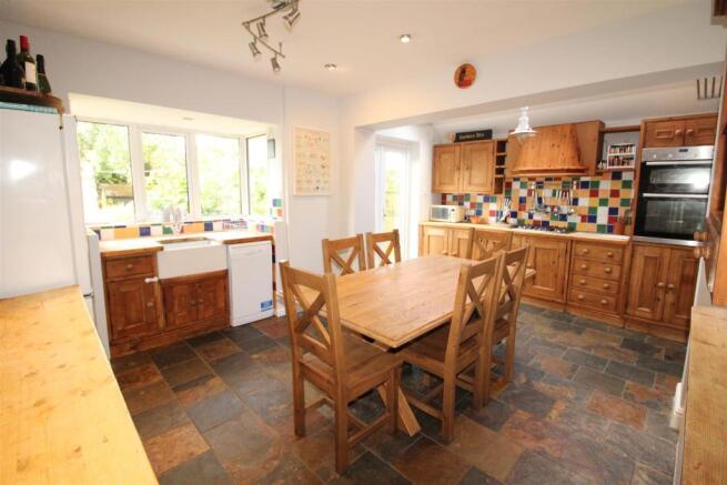 kitchen 1.JPG