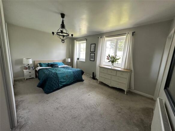 7 bed Detached for sale Image 12