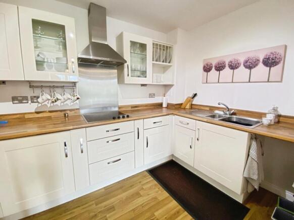 2 bed Apartment for sale Image 9