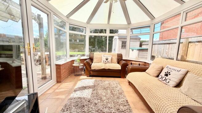 4 bed Detached for sale Image 8