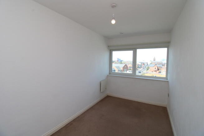 2 bed Apartment to rent Image 6