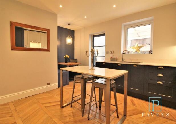 KITCHEN BREAKFAST ROOM