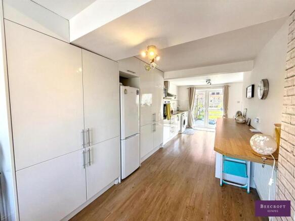 3 bed Detached for sale Image 9