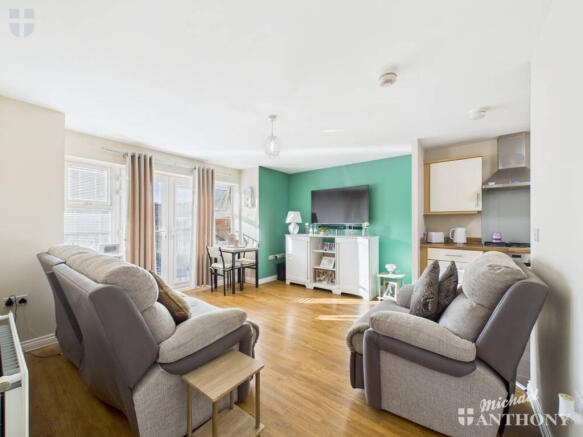 CAM03218G0-PR0830-STILL012-thumbnail-h750-70