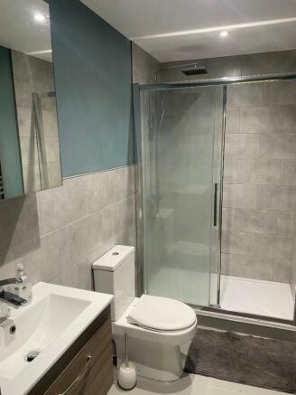 Bathroom 4.jpeg