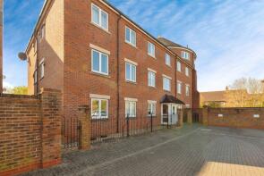 Flat 2, Phoenix House, Michaels Mews, Coldharbour, Aylesbury HP19 7GH