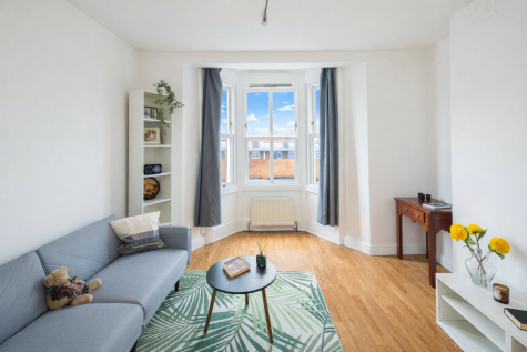 Kinglsley Flat, Old Kent Road, Bermondsey, SE1