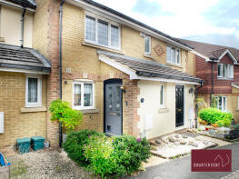 86, Strathcona Gardens, Knaphill, Woking GU21 2AZ