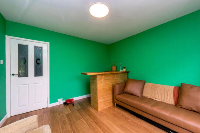 5 bed Detached for sale Image 10