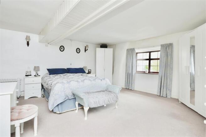 3 bed Detached for sale Image 6