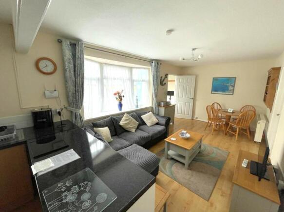 Lounge/Kitchen
