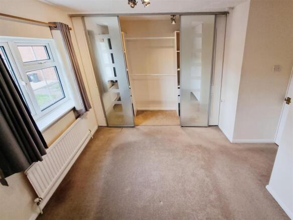 Master Bedroom-Bedford-Prime Choice-Best Letting A