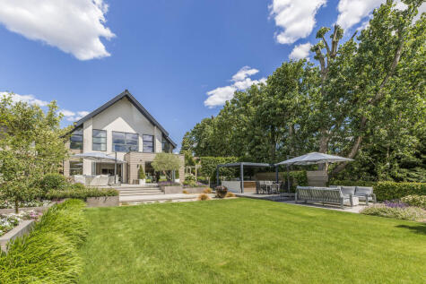 Charles Peel Place, Cuckfield, RH17