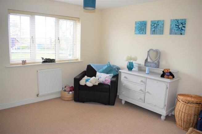 BEDROOM 4