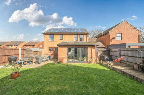 Maple Close, Towcester, Northamptonshire, NN12