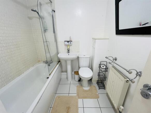 3 bed Terraced for sale Image 10