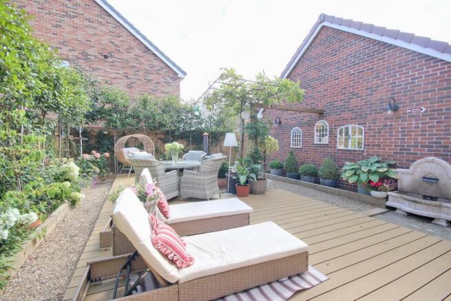 4 bed Detached for sale Image 12