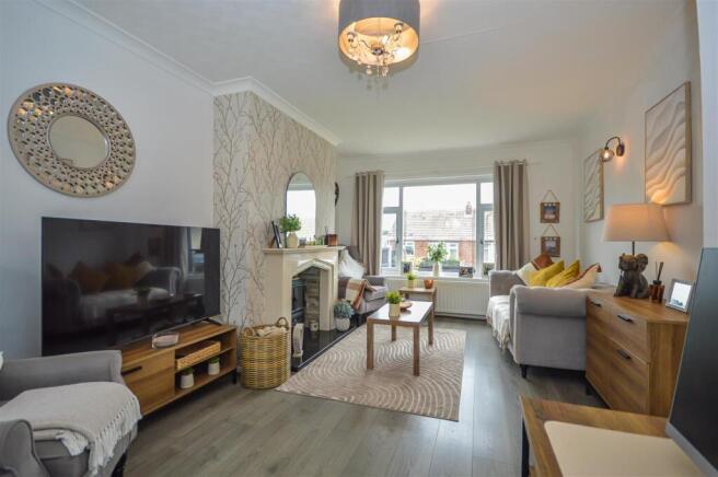 3 bed Semi-Detached for sale Image 4