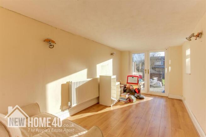 SITTING ROOM: