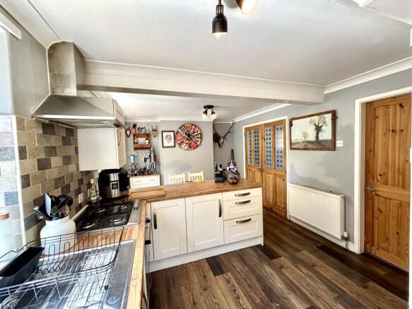 3 bed Semi-Detached for sale Image 7