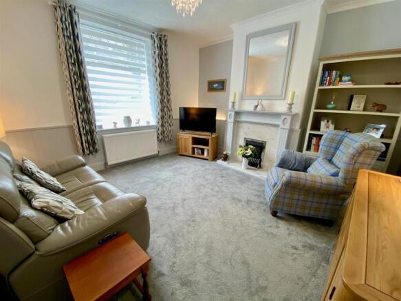 lounge 1.jpg
