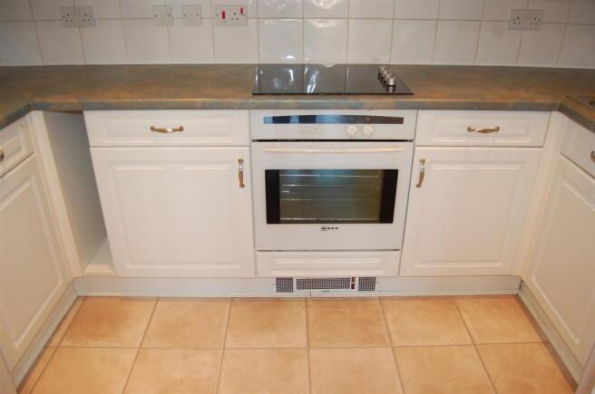 17 Pembroke kitchen2.JPG