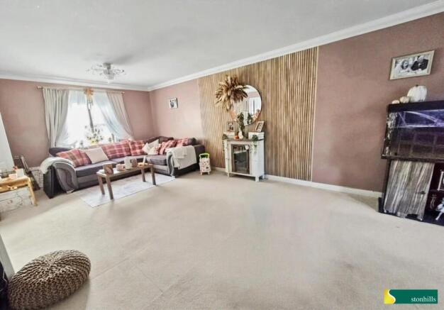 Ironwood Avenue, Desborough, Kettering photo 2