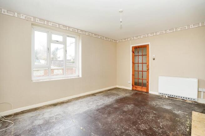 19 Eastfield, West Lavington, Devizes, SN10 4HW