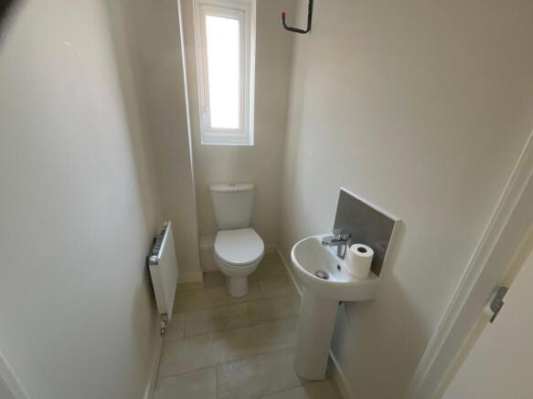 3 bed Semi-Detached to rent Image 11