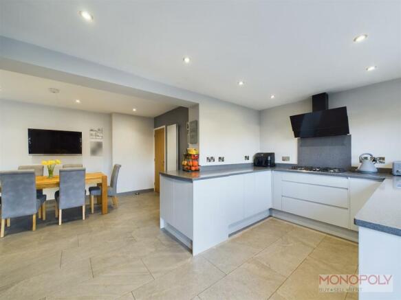 OPEN PLAN KITCHEN/ DINING /LIVING AREA