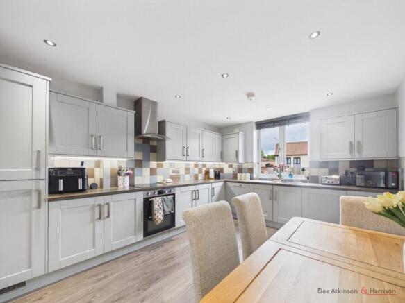 Kitchen/Dining Area