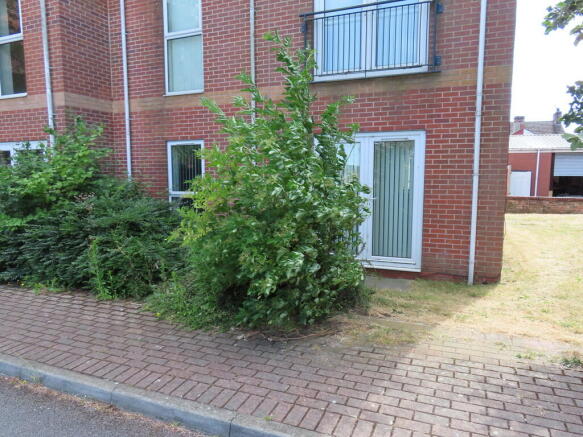 1 bed Apartment to rent Image 4
