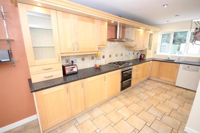 EXTENDED KITCHEN/BRE