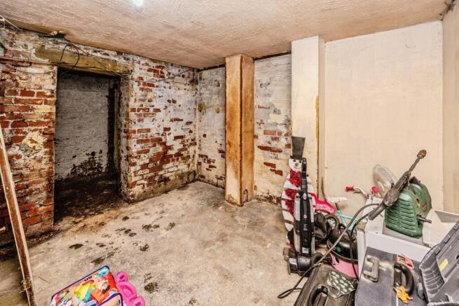 3 bed Terraced for sale Image 7