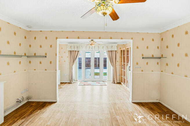 Kelvin Road, Tilbury, RM18 photo 4