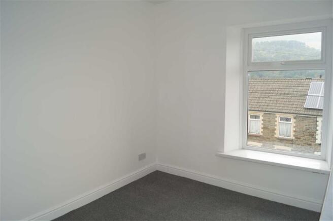 BEDROOM 1 (FRONT)