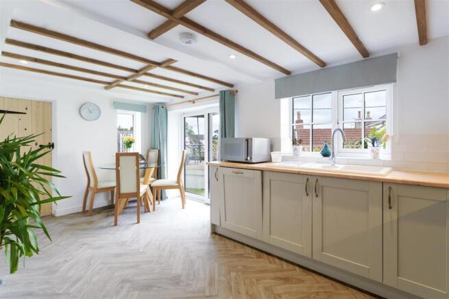 Kitchen Diner 1.jpg
